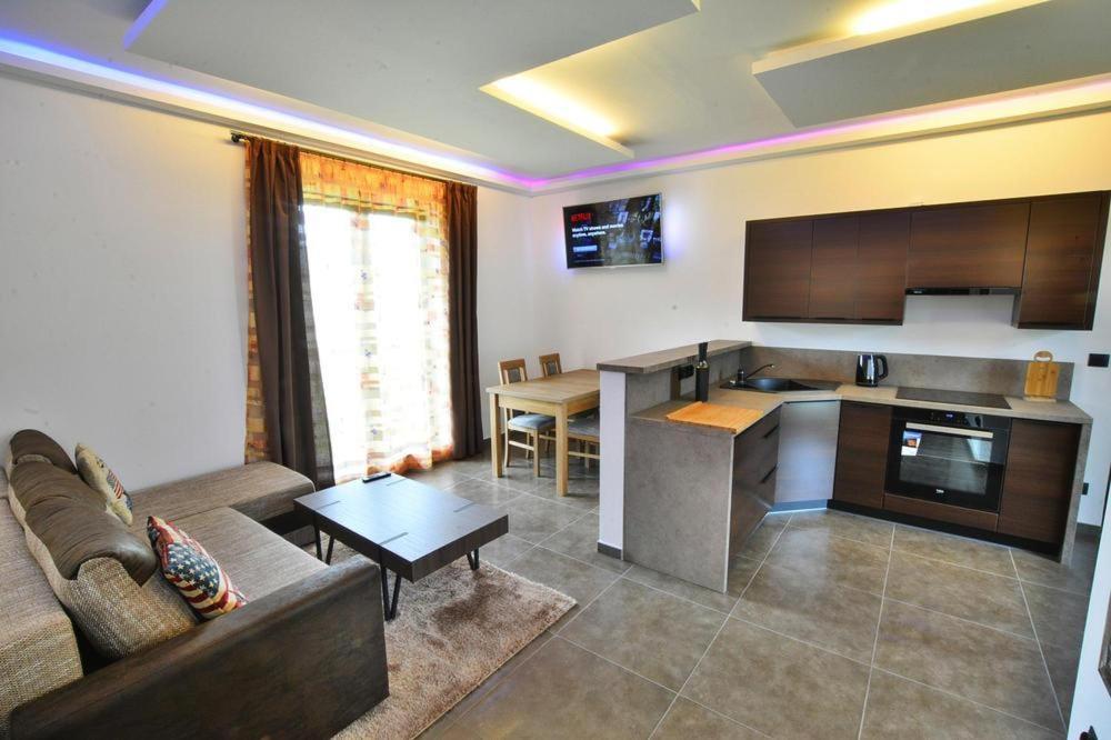 Apartment 17 *